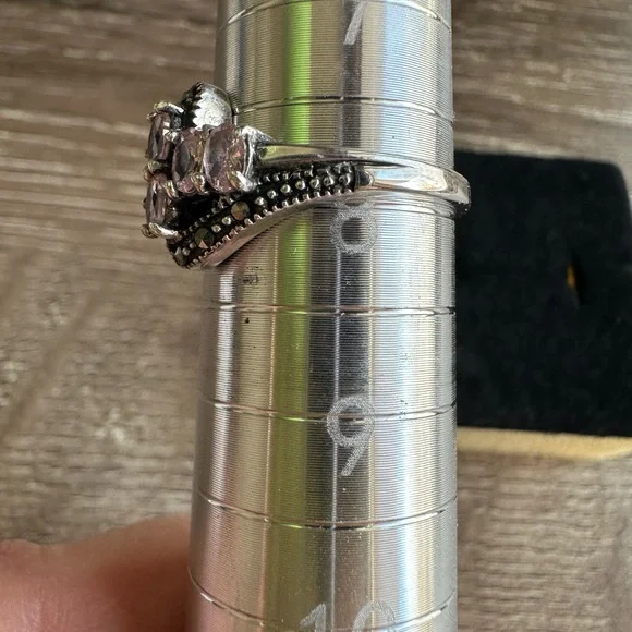 Elegant Sterling silver 925 ring with pink gemstone Marcasite accents size 8 - Picture 8 of 8